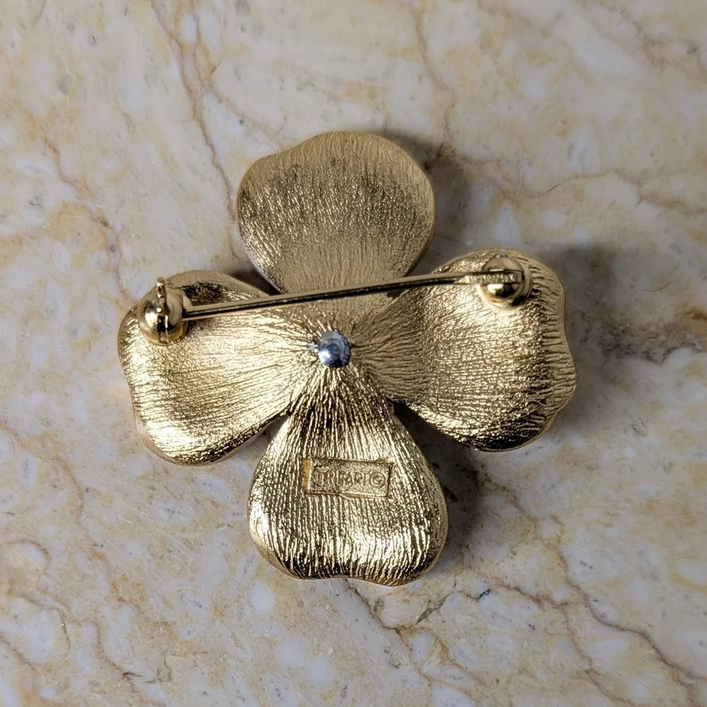 Vintage Trifari Gold Tone White Enamel Dogwood Flower Brooch Pin Costume Jewelry